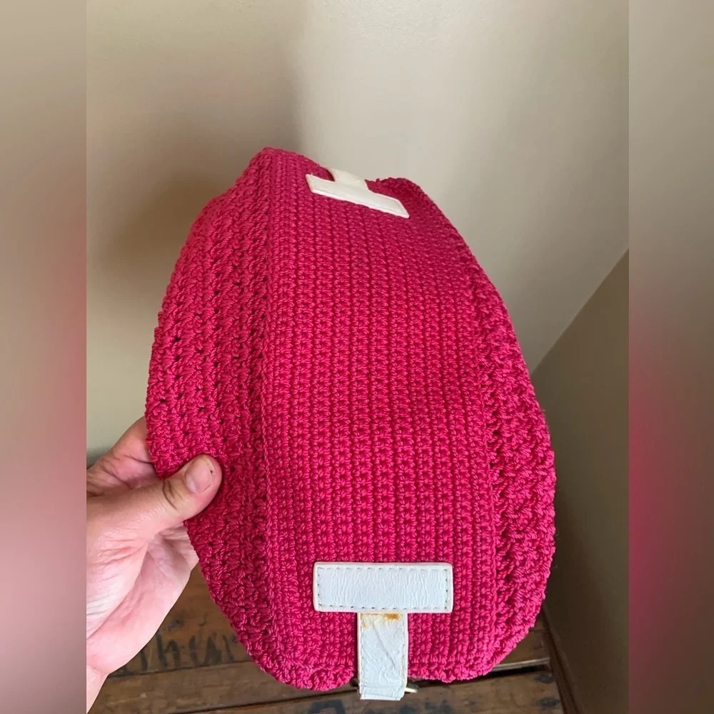 The Sak fuschia crochet purse with gold chains pink y2k